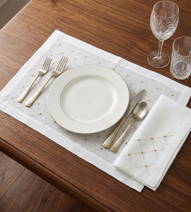 Ensemble de nappes et de serviettes de table de luxe en lin 100% brodé de points dorés géométriques Quang Thanh, personnalisable en gros, lavable en machine, pour mariage et maison - Product Image 6