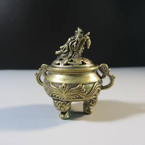 Brûleur d'encens Bakhoor de luxe pour rituels religieux à domicile, conçu pour les espaces de vie haut de gamme, construction métallique durable - Product Image 4