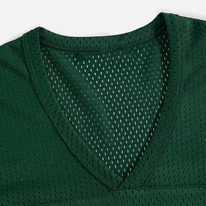 Maillot de football en mesh OEM, col en V, coupe ample, style rétro, impression numérique par sublimation, logo, nom et numéro personnalisés - Product Image 3