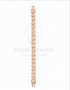 Pulsera de oro rosa con diamantes y patrón geométrico que alternan entre eslabones abiertos y motivos de diamantes, joyería fina de lujo moderna. - Product Image 3