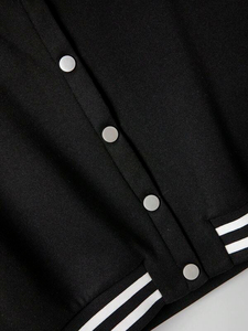 เสื้อแจ็คเก็ตวาร์ซิตี้แขนยาวสีดำขาวตัดกันสำหรับผู้หญิง ทรงครอป คอปกพับ ลายเรียบ - Product Image 6