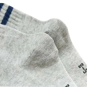 Chaussettes de sport amusantes personnalisées en coton jacquard tricoté avec lettres, pour hommes, de marque, vente en gros - Product Image 6