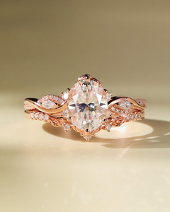 Anillo de Boda Elegante de Plata 925 Chapado en Oro con Moissanita VVS1 para Mujer, Diseño de Siete Piedras y Corte Ovalado - Product Image 2