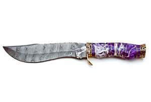 Couteau utilitaire d'extérieur artisanal en acier Damas avec manche en résine nacrée violette et garde-poignets en laiton - Product Image 4