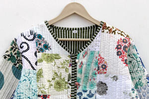 เสื้อแจ็คเก็ตผ้าควิลท์ลายดอกไม้สไตล์โบฮีเมียนทำมือจาก Tiger สำหรับฤดูใบไม้ร่วงและฤดูหนาว เสื้อโค้ทสตรีทแวร์สไตล์โบโฮแบบควิลท์สองด้าน - Product Image 3