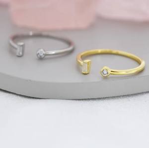 แหวนเปิดทรงบาแกตต์ประดับเพชร CZ เงินสเตอร์ลิงหรือทอง แหวนบาแกตต์ปรับขนาดได้ แหวนเพชร CZ สไตล์มินิมอล แหวนทรงเรขาคณิต - Product Image 1