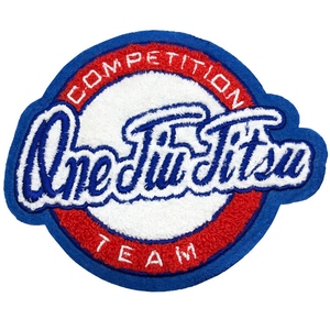 Patch en chenille personnalisé avec lettrage, couleurs, formes et noms sur mesure pour vestes universitaires et vêtements streetwear - Product Image 1