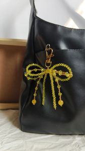Magnifique porte-clés brodé perlé avec des broderies complexes faites à la main et des perles colorées pour une utilisation quotidienne et tendance - Product Image 2