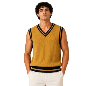 Gilet pull sans manches en maille pour homme, jaune moutarde à rayures contrastées, col en V, léger, décontracté, personnalisable avec logo OEM - Product Image 1