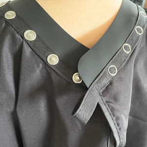 ผ้าคลุมตัดผมคุณภาพสูง ดีไซน์เฉพาะบุคคล พร้อมโลโก้ร้าน  ขายส่ง ผ้าคลุมกันน้ำสำหรับร้านทำผม พร้อมโลโก้ - Product Image 6