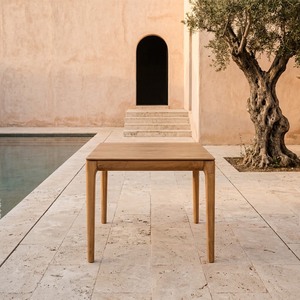 Table carrée en teck pour hôtel commercial, de qualité professionnelle, résistante aux intempéries, finition à base d'eau, pour dinette extérieure - Product Image 3