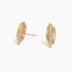 Boucles d'oreilles à clous en diamant avec motif de feuille botanique - Product Image 2