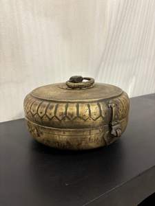 Caja de Almacenamiento de Latón Vintage – Contenedor Metálico Tradicional Grabado a Mano, Tipo Tiffin - Product Image 2