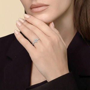 Anillo de Compromiso y Boda de Oro Blanco de 9K con Diamante Cultivado en Laboratorio de Corte Redondo de 2.10CT, Diseño de Corona, Tiara y Chevron en V para Mujer, Joyería Fina Personalizada - Product Image 5