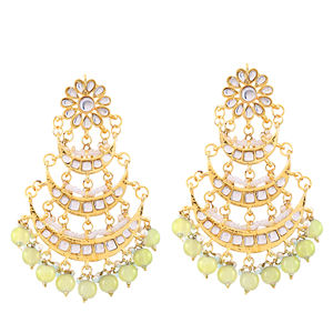 ต่างหูห้อยรูปดอกไม้ชุบทองสำหรับผู้หญิง ประดับคริสตัลและเพชรเทียม ฐานโลหะผสมทองแดง ดีไซน์ทันสมัย เหมาะสำหรับงานแต่งงานและงานปาร์ตี้ - Product Image 1