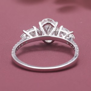 Bague de fiançailles/mariage à trois pierres en diamant de laboratoire taille ovale certifié IGI, or massif 18 carats rhodié, cadeaux d'anniversaire et de fête - Product Image 4