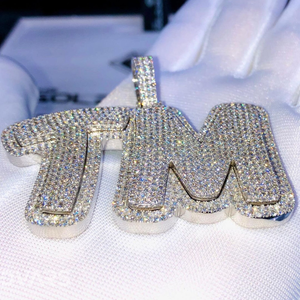Colgante de Letra Inicial Personalizada Estilo Hip Hop, Moissanita VVS, Plata de Ley 925, Bañado en Rodio, Diseño Iced de Lujo con Engaste de Garra - Product Image 1