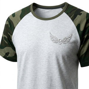 Camiseta de Manga Corta para Hombre, Cuello Redondo, Corte Regular, Diseño de Camuflaje con Logotipo en Relieve, Estilo Casual, Algodón Jersey - Product Image 1