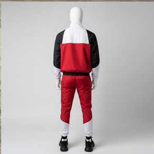 Conjunto Deportivo Ligero Unisex Rojo, Blanco y Negro, Estampado, con Capucha y Cordón Ajustable, Transpirable, de Poliéster, para Otoño - Product Image 3