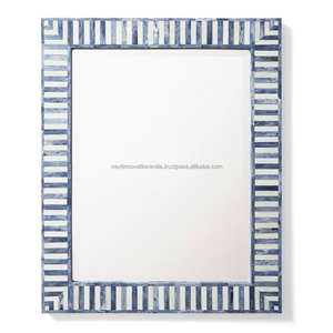 Miroir mural incrusté d'os Un beau mélange de tradition et de style contemporain - Product Image 1