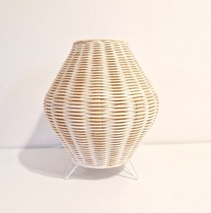 Lampe de bureau de forme ronde en gros avec lumière led lampes de table en rotin moins cher prix du fabricant vietnamien - Product Image 2