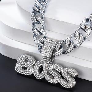 Collar con Colgante de Moissanita Plateado en Plata de Lujo Luxira Jewels, Cadena Miami, Gargantilla con Letra Personalizada, Joyería Brillante para Fiesta - Product Image 1