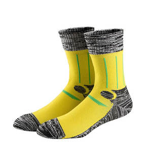 Chaussettes d'hiver imperméables personnalisées de haute qualité et durables pour les activités de plein air, design unique, chaudes, respirantes, confortables et performantes - Product Image 4