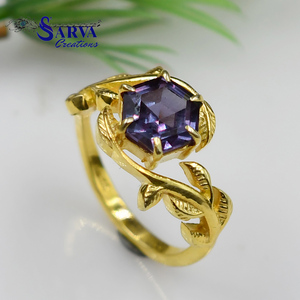 Anillo Hexagonal de Alejandrita en Plata de Ley 925 con Diseño de Hoja de Vid, Anillo de Compromiso Hecho a Mano, Joyería Fina, Regalo para Mujer - Product Image 3