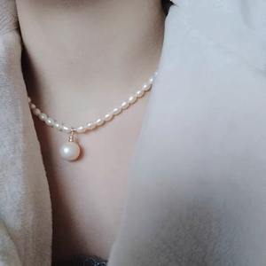 สร้อยคอหินธรรมชาติสำหรับผู้หญิง ดีไซน์เฉพาะสไตล์อินสตาแกรม สร้อยคอมุกหลากสี - Product Image 2