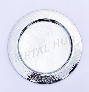 Plato base redondo de acero inoxidable martillado con acabado plateado brillante para presentación de mesa de comedor - Product Image 3