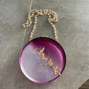 Sac à main en résine fait main, best-seller, pochette de soirée de luxe avec poignée en perles pour femmes et filles, disponible à la vente - Product Image 4