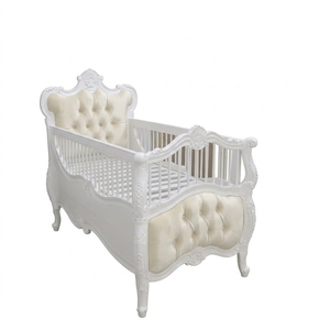 Cuna para Bebé Tallada a Medida, de Indonesia, con Tela de Terciopelo Crema AQ693 - Product Image 1