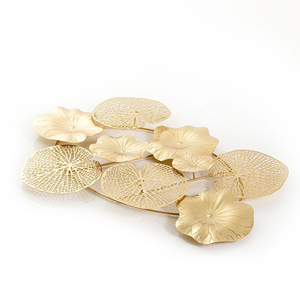 Support de bougie décoratif en métal au design tendance pour table d'appoint, créant une ambiance artistique et chaleureuse - Product Image 4