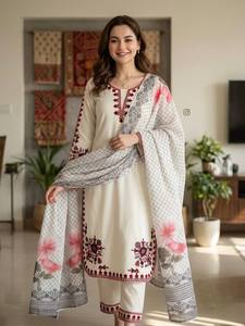 Ensemble de costume blanc brodé élégant pour femme – Kurti et pantalon à motifs floraux avec dupatta imprimée |   Vêtements ethniques décontractés - Product Image 1
