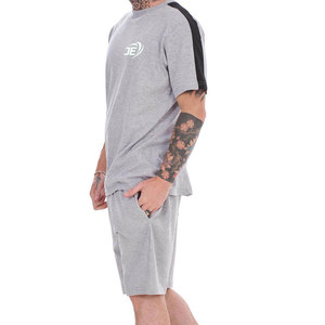 ชุดเซ็ตเสื้อยืดและกางเกงขาสั้นผู้ชายรุ่นใหม่ ระบายอากาศได้ดี น้ำหนักเบา เหมาะสำหรับฤดูร้อน ขนาดสั่งทำได้ ผลิตจากผ้าฝ้าย 100% ผลิตในประเทศปากีสถาน - Product Image 2