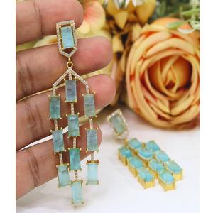 ต่างหูยาวประดับเพชร CZ คุณภาพพรีเมียมเคลือบทอง ดีไซน์หรูหราสำหรับผู้หญิง เหมาะสำหรับงานเลี้ยงตอนเย็น - Product Image 1