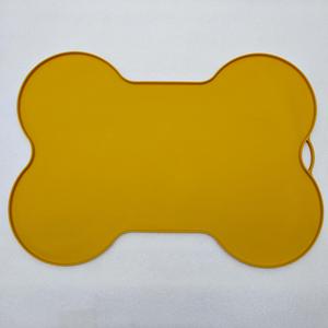 Tapis pour animaux de compagnie en forme d'os, en silicone, étanche, pour l'alimentation, taille standard, style moderne - Product Image 1