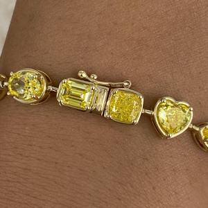 Élégant bracelet tennis ovale en diamant de laboratoire couleur E-F, or jaune 14K, 8,00 ct VVS2, certifié IGI, haute joaillerie, cadeau pour femme, anniversaire - Product Image 3