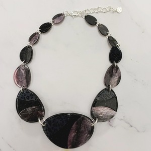 Collier en résine perlée artisanal de collection unique pour homme et femme, idéal pour les mariages et les fêtes, bijoux d'Inde - Product Image 5