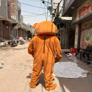 ชุดมาสคอตหมีสีน้ำตาล SHIVA TAILOR รุ่น Signature Brown Teddy ชุดตัวละครหมีแบบเต็มตัวสำหรับผู้ใหญ่ ยูนิเซ็กซ์ มีสินค้าพร้อมส่ง แบรนด์ Roadshows - Product Image 2