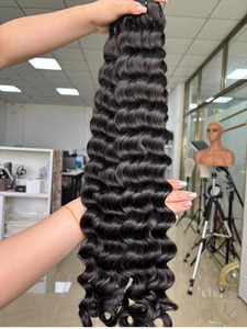 Peluca de Cabello Humano con Ondas de Agua de Lujo, Peluca con Frente de Encaje para Mujer, Uso Diario y para Fiestas, Disponible para la Venta - Product Image 2