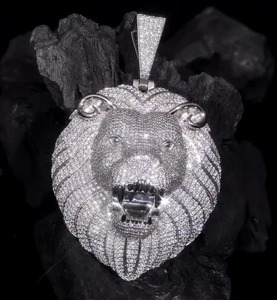 Colgante Unisex Iced Out de Plata 925 Bañada en Plata con Diseño de Moissanita Engastada en Bisel y Piedras Brillantes, Estilo Hip Hop para Fiesta, HP-74 - Product Image 1