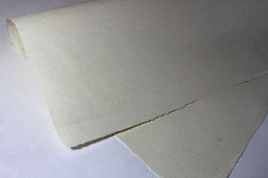 Papier recyclable 100% fibre de banane 35 GSM, absolument sans lignine, sans bois, sans acide, compatible avec la sérigraphie, papier cadeau artisanal - Product Image 3