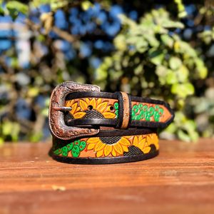 Ceinture en cuir vintage style western avec motif plume paisley, boucle en alliage de zinc artisanale, durable, largeur 40 mm, personnalisable, importée - Product Image 1