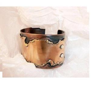 Brazalete Unisex Elegante de Cobre y Latón Hecho a Mano, Brazaletes de Moda de Primera Calidad, Joyería Artesanal de Primera Calidad - Product Image 2