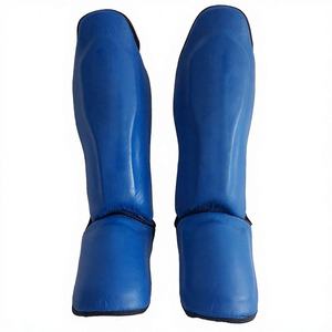 Protège-tibias de boxe en PU bleu avec fermeture auto-agrippante, équipement de protection élastique pour adultes unisexe, couleur unie, design léger - Product Image 1