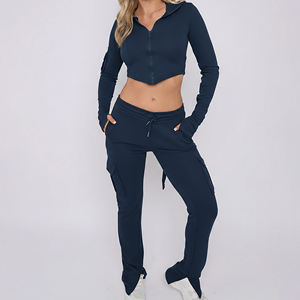 Ensemble survêtement femme 2 pièces streetwear : sweat à capuche zippé et pantalon de jogging, qualité supérieure, broderie effet vieilli, coupe ajustée, sur mesure - Product Image 1
