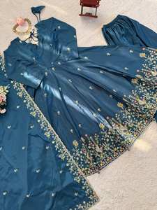 Lancement de la nouvelle collection de robes de soirée de créateur en soie crêpe naturelle avec travail de sequins, ensemble robe-dupatta et pantalon. - Product Image 6