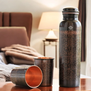 Exclusivo Combo Artesanal de Frasco y Vaso de Cobre Antiguo Diseñado para una Vida Holística, para el Hogar y la Oficina, Bienestar Portátil - Product Image 2