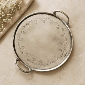 Bandeja Redonda Plateada Grabada con Elegante Diseño Floral y Doble Asa para Postres, Bocadillos, Té y Servicio de Mesa - Product Image 1